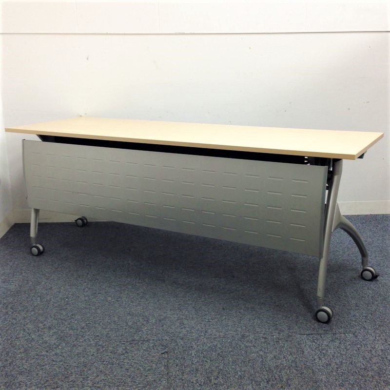 【明るいフェアメープル色】便利な配線キャップ付き天板【棚付き】【折りたたみテーブル】【リリッシュ】
                        リリッシュ
                                    中古
            