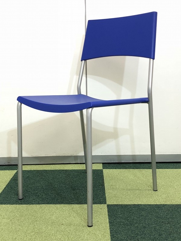 【50％OFF！！】【ロットで揃う！！】フロリダチェア！シルエットがシュッとしておしゃれ！！また、汚れてもお手入れ簡単です！！【おつとめ品】
                        フロリダ
                                    中古
            