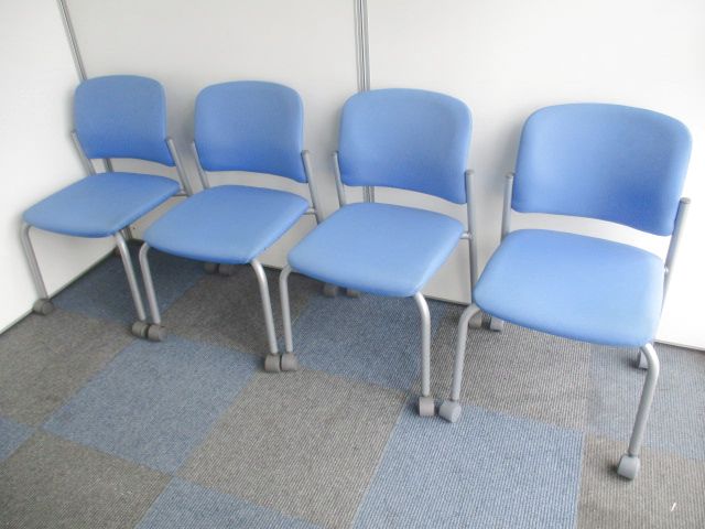 【お得な4脚セットです！】4脚あれば色々使える！【お得なスタッキングチェア】
                        １００シリーズ
                                    中古
            