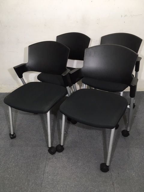 【4脚セット】コクヨ製｜プロッティ｜お得な4脚セット商品入荷致しました！
                        プロッティ
                                    中古
            