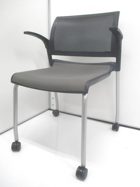 【残り2脚！！】【内田洋行製　ネスティングチェア】【FM-310】【値下品】
                        FM-310シリーズ
                                    中古
            