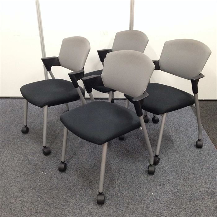 【セットならお買い得】コクヨ製のキャスター付きスタッキングチェア：プロッティの4脚セット
                        プロッティ
                                    中古
            