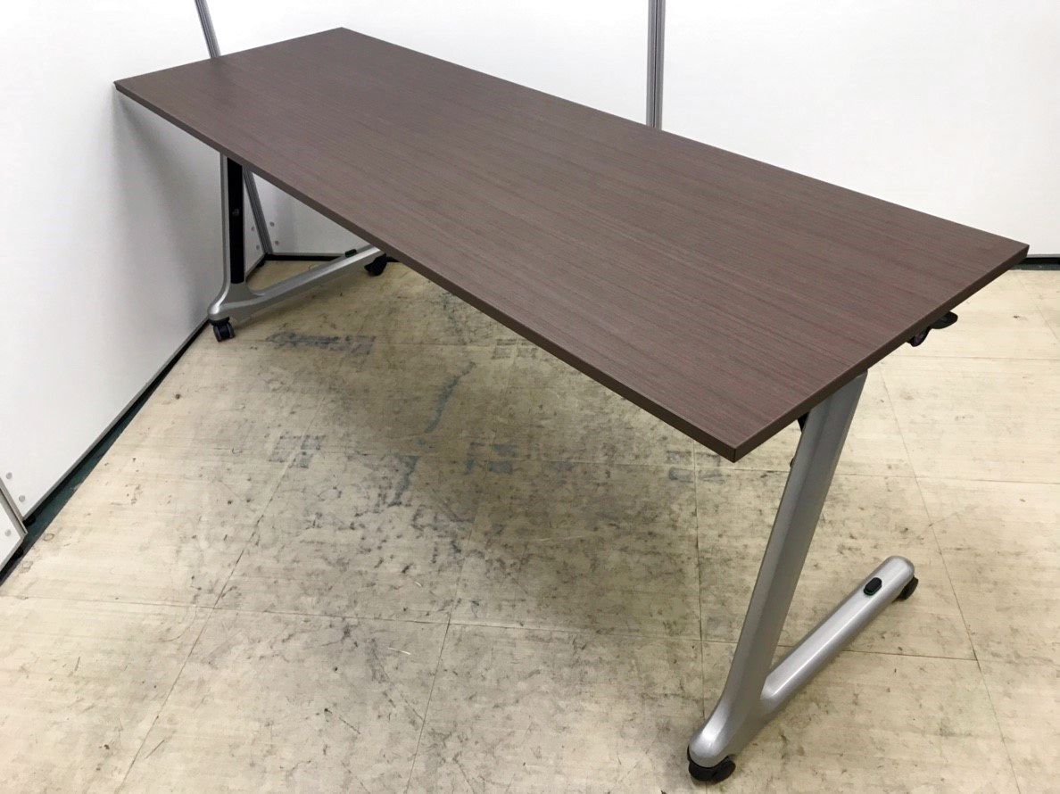 【4台入荷】移動も楽々　セミナー講演会におすすめ　サイドスタックテーブル！！
                        その他シリーズ
                                    中古
            