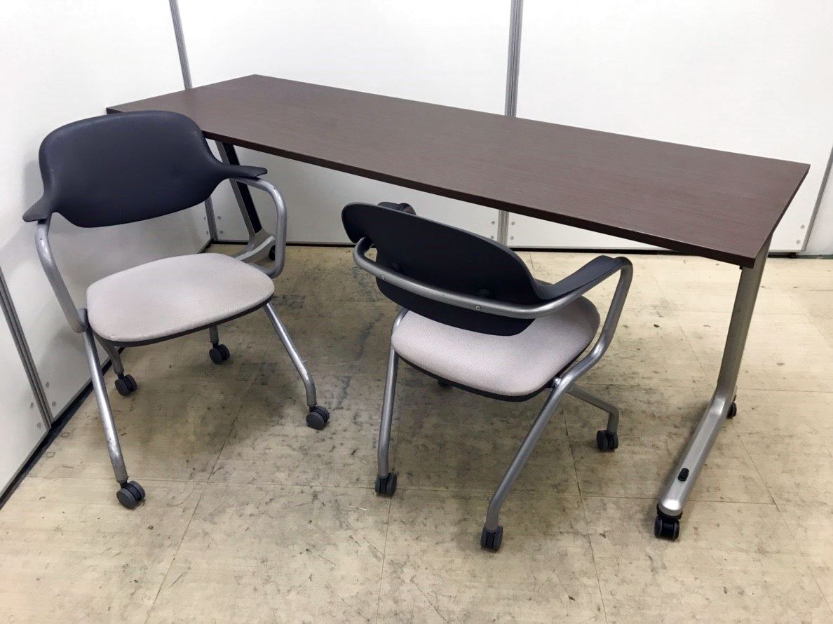 【テーブルとチェアのセット販売です】コストを重視で考えられているお客様におすすめです！！
                        その他シリーズ
                                    中古
            