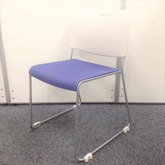 【デザイン性のある会議用チェア】ウチダ製　スタッキングチェア　ブルー/ホワイト
                        MP-150シリーズ
                                    中古
            