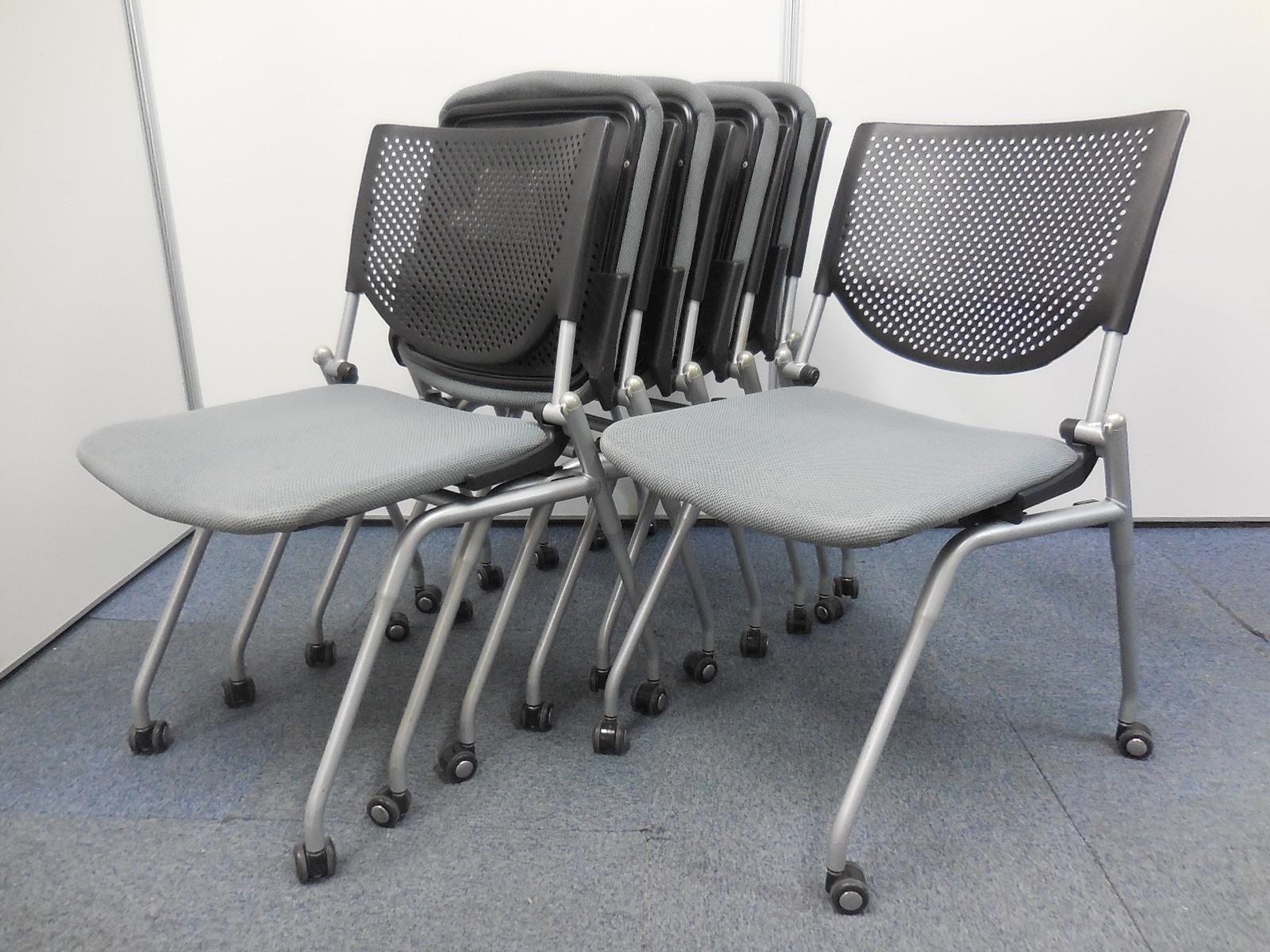 【6脚セットで10%OFF！】レイアウト変更で新たにミーティングスペースを作ろうとしているお客様へオススメの事務チェアです！
                        プロスタック
                                    中古
            