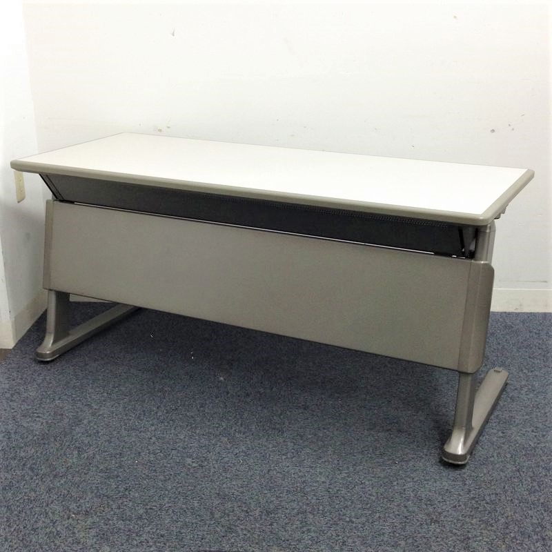 【幅1500mm｜2名様広々サイズ】キャスター付きの長机｜コクヨ製
                        その他シリーズ
                                    中古
            