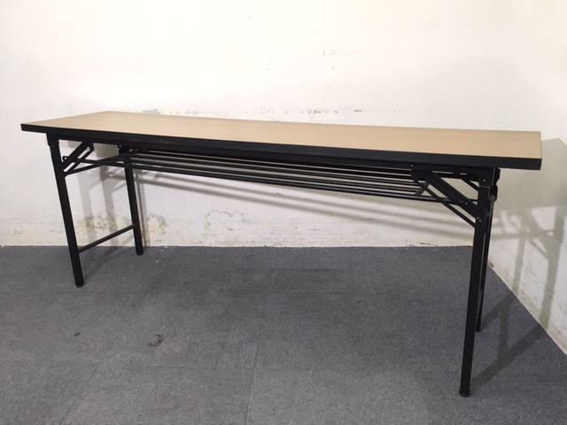 【３台入荷】木目天板｜Ｗ1800｜使い勝手抜群の定番折りたたみテーブル入荷致しました！
                        不明
                                    中古
            