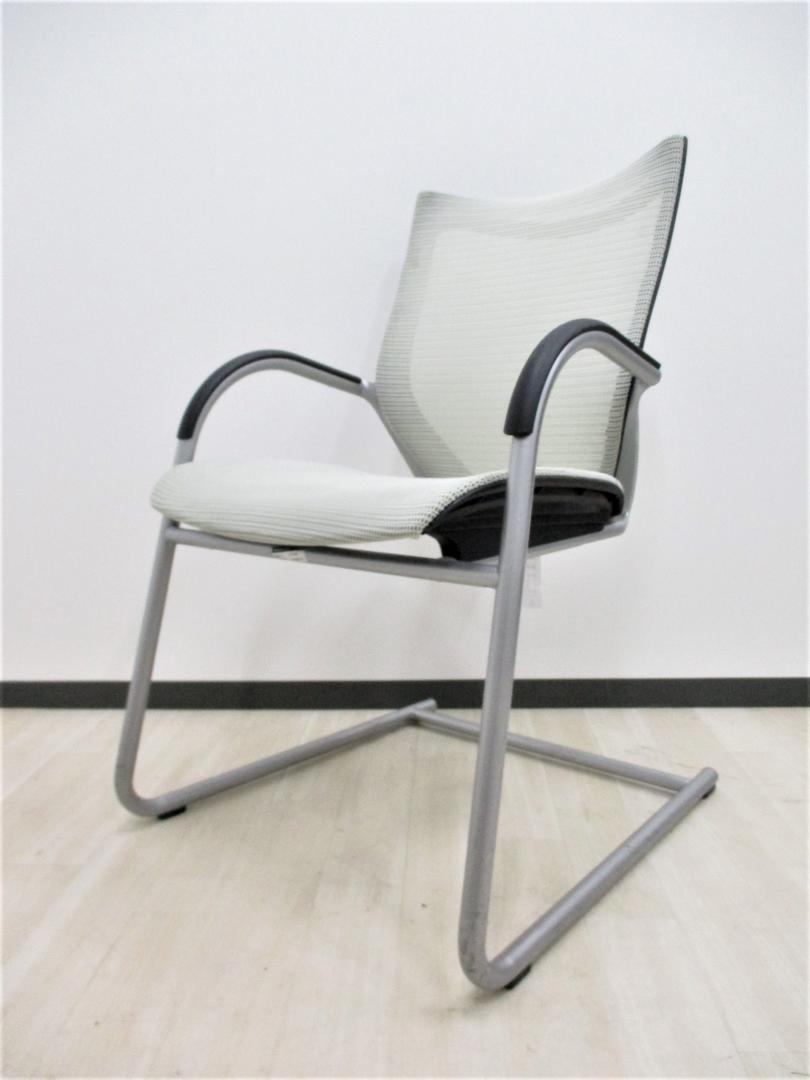 【大人気メッシュチェア】使う人に新たなインスピレーションを与え続ける最高級エルゴノミックメッシュチェアです。[ミーティング][腰痛　おすすめ]
                        バロン
                                    中古
            