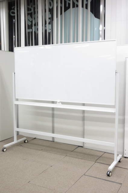 【1台入荷】移動もスムーズ!!大容量の両面自立ホワイトボード!!【会議室に是非!!】
                        その他シリーズ
                                    中古
            