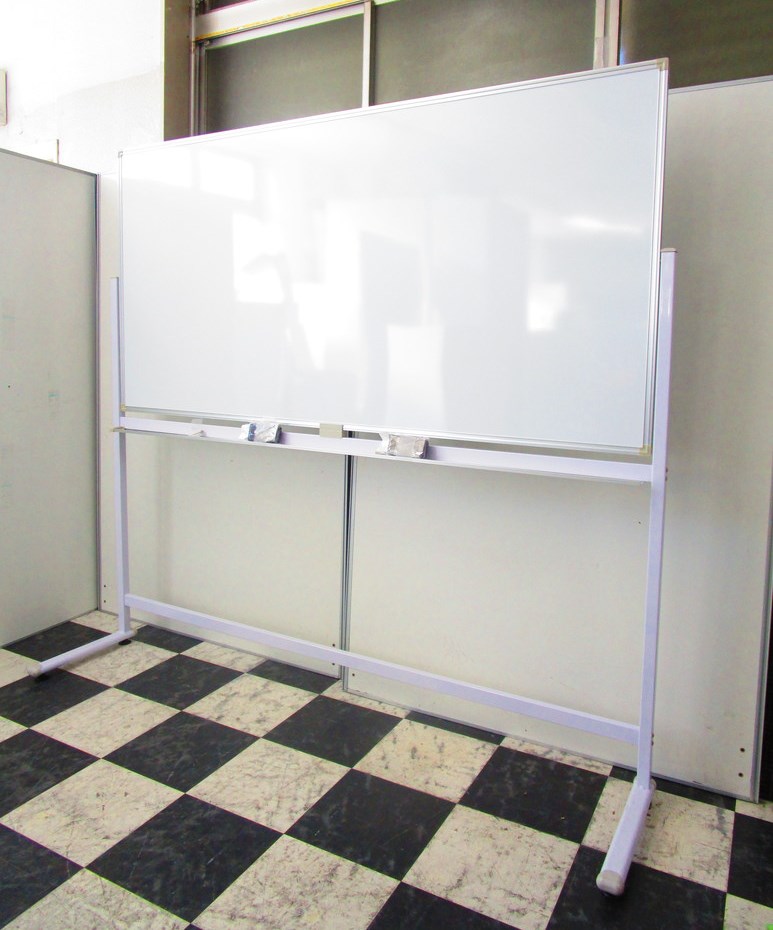 ほぼ未使用のきれいな片面ホワイトボード！新品のイレーザー2個付！限定1台【A00572861-13560】
                        その他
                                    中古
            