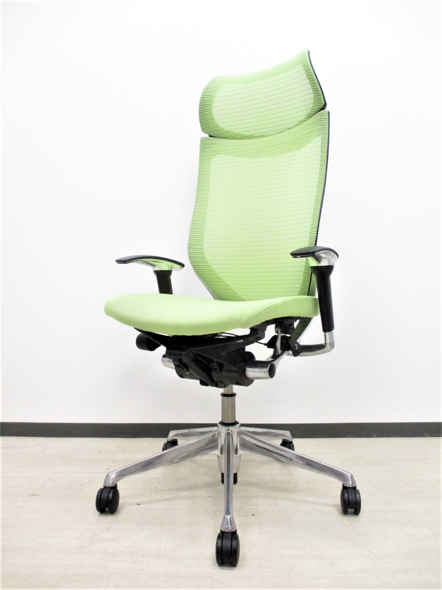 中古】バロンチェア CP85BR FEF6 オカムラ/okamura 肘付ハイバック  