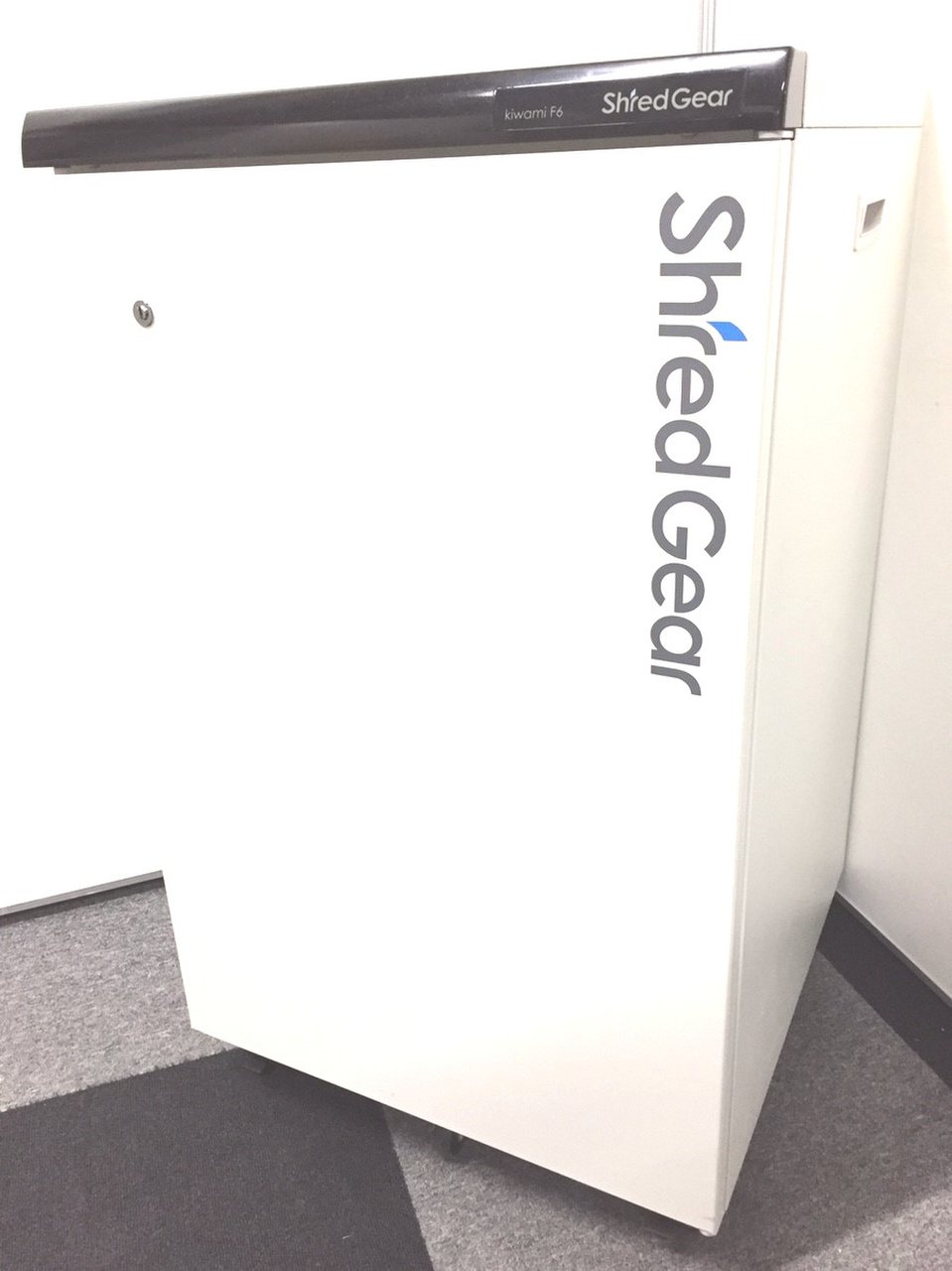 超感動マイクロカット！細かく裁断できるので、機密情報も守れる世界レベルの業務用シュレッダー！
                        Kiwami F6
                                    中古
            