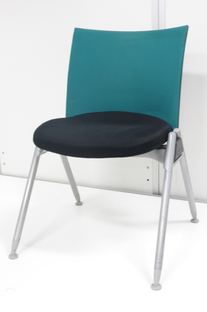 【安定感◎!!】落ち着きをもたらすグリーンのミーティングチェア!!休憩室用や会議室用におすすめ!!
                        その他シリーズ
                                    中古
            