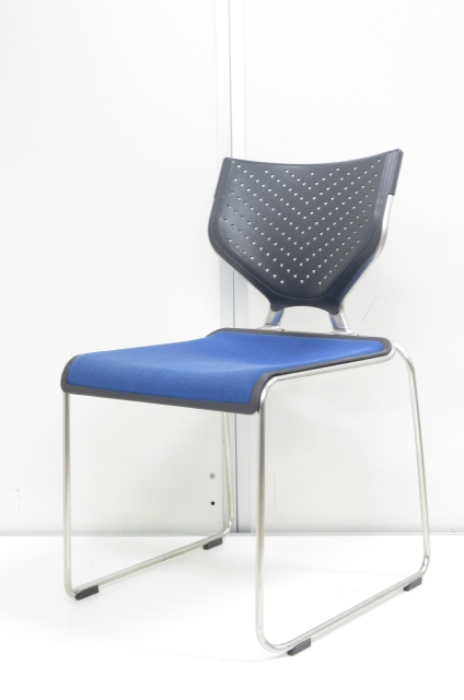 【一風変わった家具をお探しの方へ!!】特徴的な背面デザインでお部屋をお洒落に!!重ねて収納可能なスタッキングタイプ!!【会議室等にオススメ!!】
                        その他シリーズ
                                    中古
            