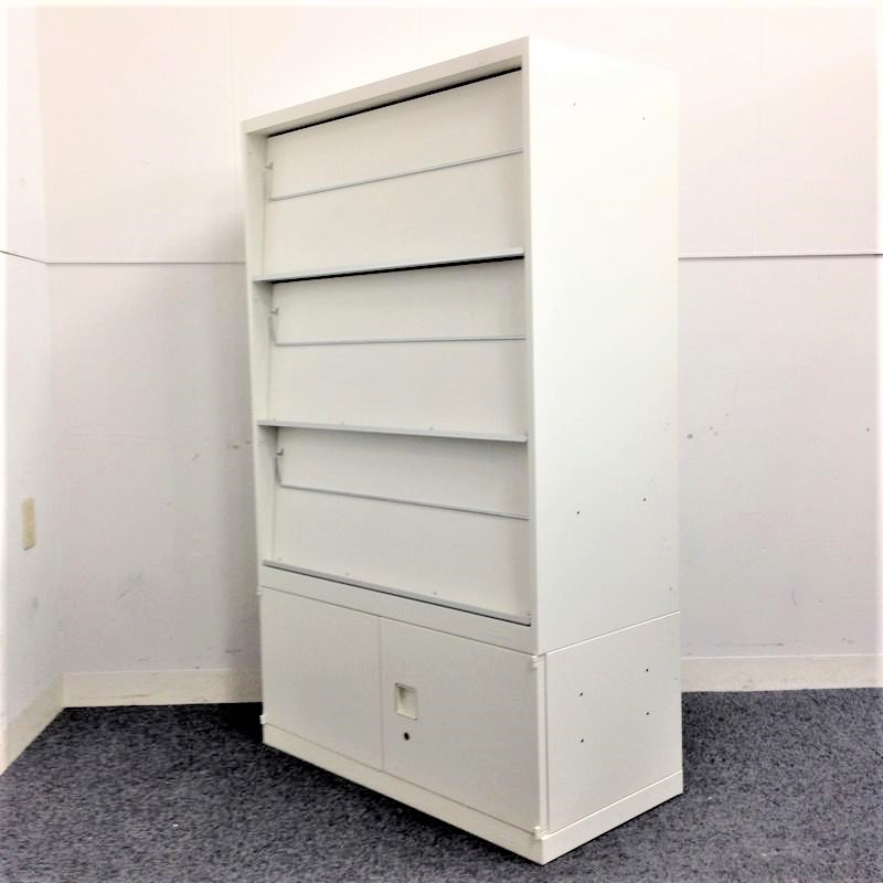 カタログ・雑誌が飾れます！【内側収納付き】明るいホワイト色！ショップにぜひ☆
                        レクトライン
                                    中古
            