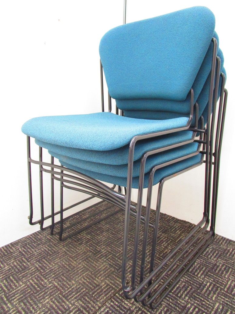 4脚セットでお買い得！会議時の必需品！重ねて省スペース化できるスタッキングチェア！
                        エレック
                                    中古
            