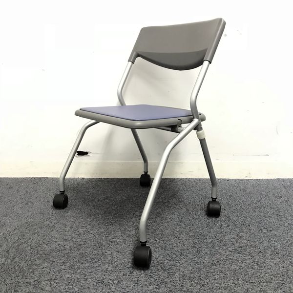 【中部エリア100脚入荷！！】コンパクトに収納可能なネスティングタイプ！！
                        その他
                                    中古
            