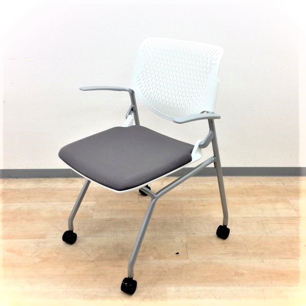 【オフィスに合わせやすいグレーカラー】■オカムラ■ルナシリーズ■ネスティングチェア【8脚入荷】
                        ルナ
                                    中古
            