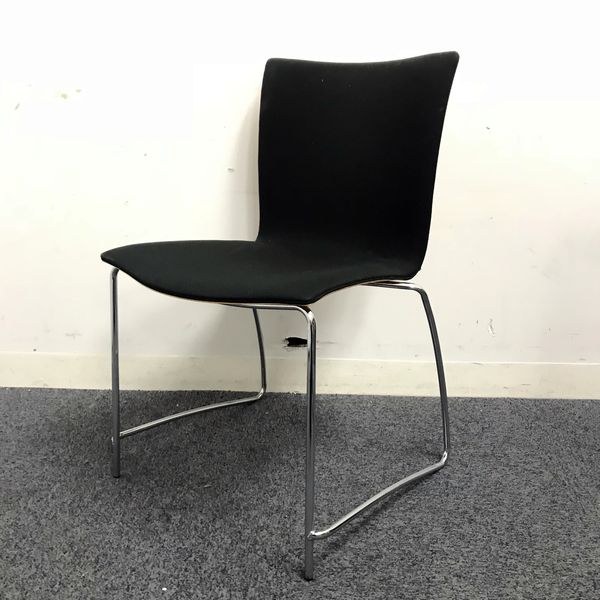 【4脚入荷】木目が織りなす優雅な雰囲気とシンプルながら高いデザイン性がイチオシ！！安心のメーカー製【AD　CORE】
                        AD　CORE　ARCO
                                    中古
            