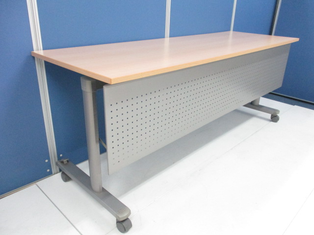 [状態良好品が今なら揃います!!]ウチダ スタックテーブル 横幅1800mm/奥行600mm■幕板付きで女性も安心!!■会議や研修・セミナー等でのご使用におすすめです!!
                        その他シリーズ
                                    中古
            