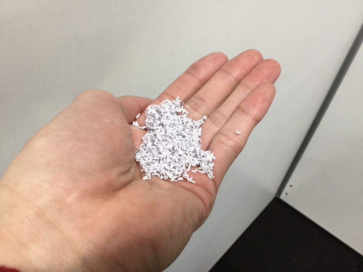 個人情報漏えいを完全カット！復元不可能な程の細かさまで裁断する高性能シュレッダー！
                        kiwami F6
                                    中古
            