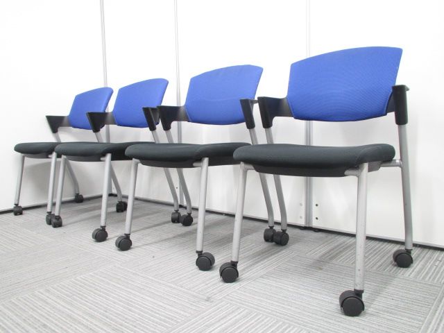 【4脚セット】積み重ねて整理可能！コンパクトサイズな　コクヨ製　プロッティ
                        プロッティ
                                    中古
            