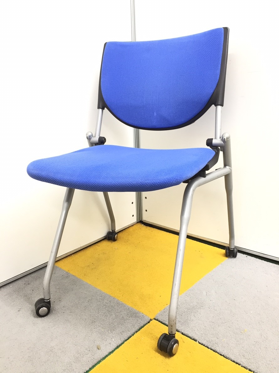 生地に使用感あります。また、数か所小さい爪楊枝で穴を開けたような破れがあります。【キャスター付きで移動も楽々！】■重ねてスタック出来るネスティングチェア■オカムラ■プロスタックチェア
                        プロスタック
                                    中古
            