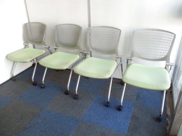【お得な4脚1セット】座り心地抜群です！【長時間の会議でも疲れにくい】
                        グラータ
                                    中古
            