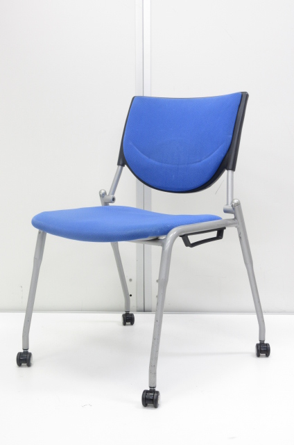 【多目的チェア!!】汎用性抜群のミーティングチェア!!重ねて良し移動して良し!!【8脚入荷!!】
                        プロスタック
                                    中古
            