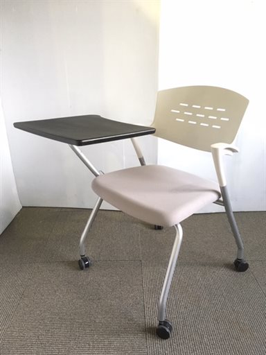 【18脚入荷！】メモ台付のスタッキングチェア！【急な会議等にお使いください！】
                        OM-290シリーズ
                                    中古
            