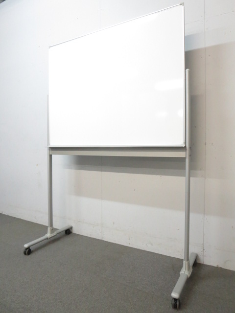 ■脚付ホワイトボード　■板面：W1200×H900mm　片面タイプ　
                        オフィスボード
                                    中古
            