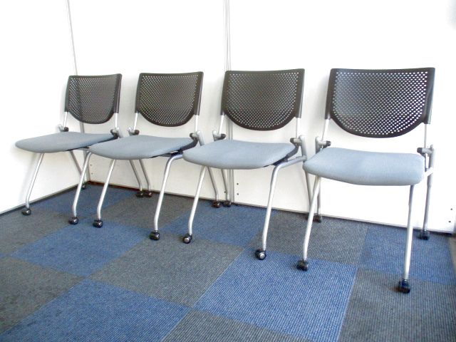 【お得な4脚1セット！】単品購入よりお得です！【便利なキャスター付き】
                        プロスタック
                                    中古
            