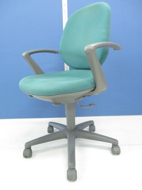 コンパクトで場所を選ばないジャストチェア！【オフィスチェアの定番モデル！】
                        ジャスト 
                                    中古
            