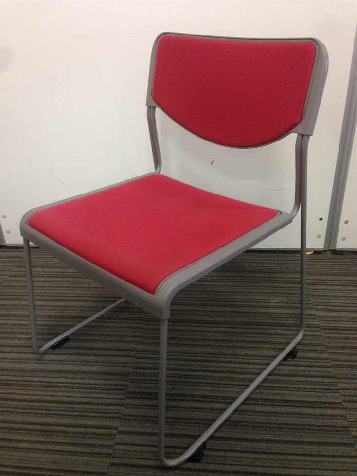 【24脚入荷!!】収納に便利なスタッキングチェア！お買い得です！
                        その他シリーズ
                                    中古
            