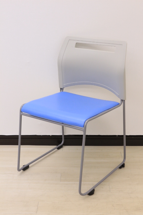 【会議用チェア大量入荷!!状態良好!!】鮮やか＆爽やかな空色です!!春日部店限定商品!!
                        その他シリーズ
                                    中古
            