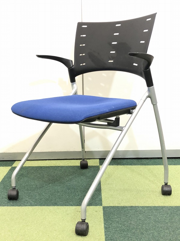 【肘付きミーティングチェア！】残り2脚！買い足し等にいかがでしょうか！
                        マノス
                                    中古
            