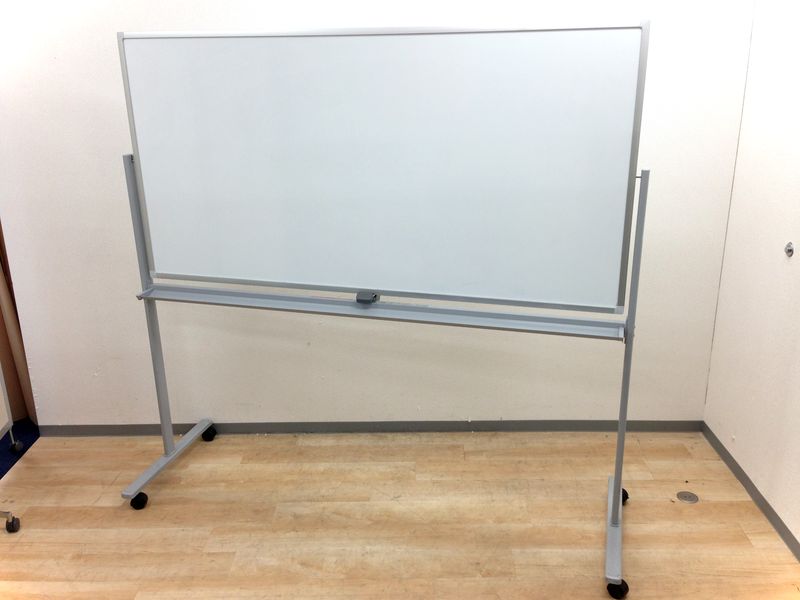 【中古ではレアめなホワイトボード！】■両面書けます！■幅1800mmで広々書ける！　キャスター付きで移動も楽々！
                        その他シリーズ
                                    中古
            