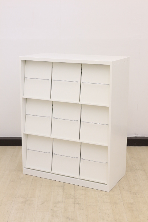 【状態良好!!カタログ収納に最適!!】人気のレクトライン、中古希少シリーズ!!機能的なデザインと収納!!
                        レクトライン
                                    中古
            