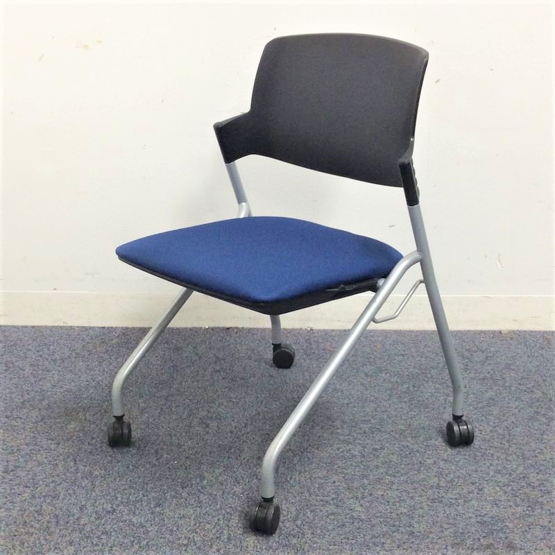 【売り切り価格】【8脚入荷！】キャスター付きの会議チェア｜ネスティング収納タイプ
                        Tarto
                                    中古
            