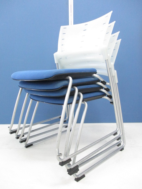 【イトーキ製ミーティングチェアが大量入荷！】セット価格でお買い得！人気のブルーカラーが今なら揃います！！
                        マノス
                                    中古
            