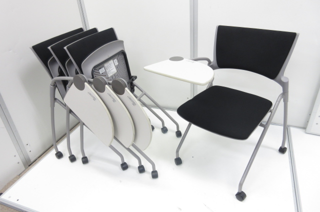 【お得なセット商品】定番のネスティングチェア!!メモを取る方に重宝する卓上付き!!【打ち合わせ用にオススメ!!】
                        マノス
                                    中古
            