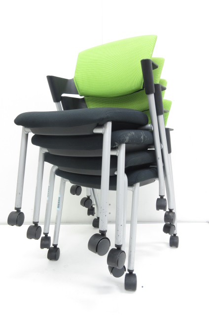 【お得なセット商品】グリーン×ブラックのツートンカラー!!重ねて収納可能なスタッキングチェア!!【会議室にオススメ!!】
                        プロッティ
                                    中古
            