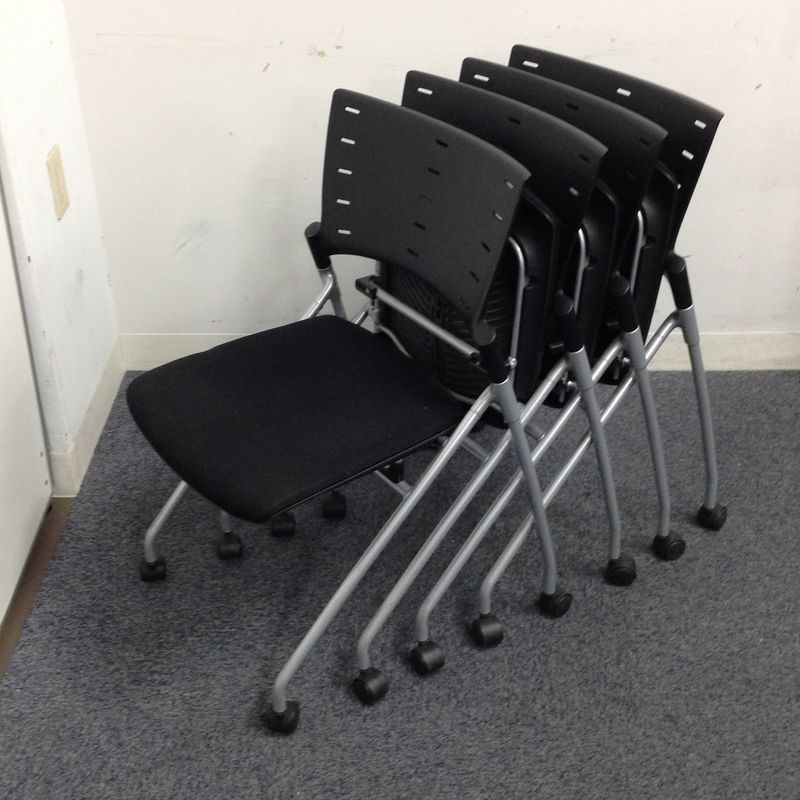 【まとめて買うなら4脚セットがお得！】■ミーティングや商談、休憩室用にも■イトーキ製■ネスティングチェア■ブラックカラー
                        マノス
                                    中古
            