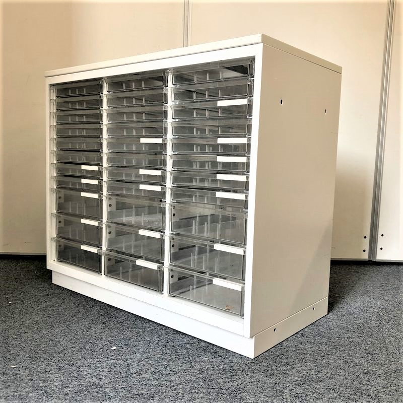 【ホワイト】背の低めなクリスタルトレー書庫入荷！天板付で、物も置ける！！
                        シンライン
                                    中古
            