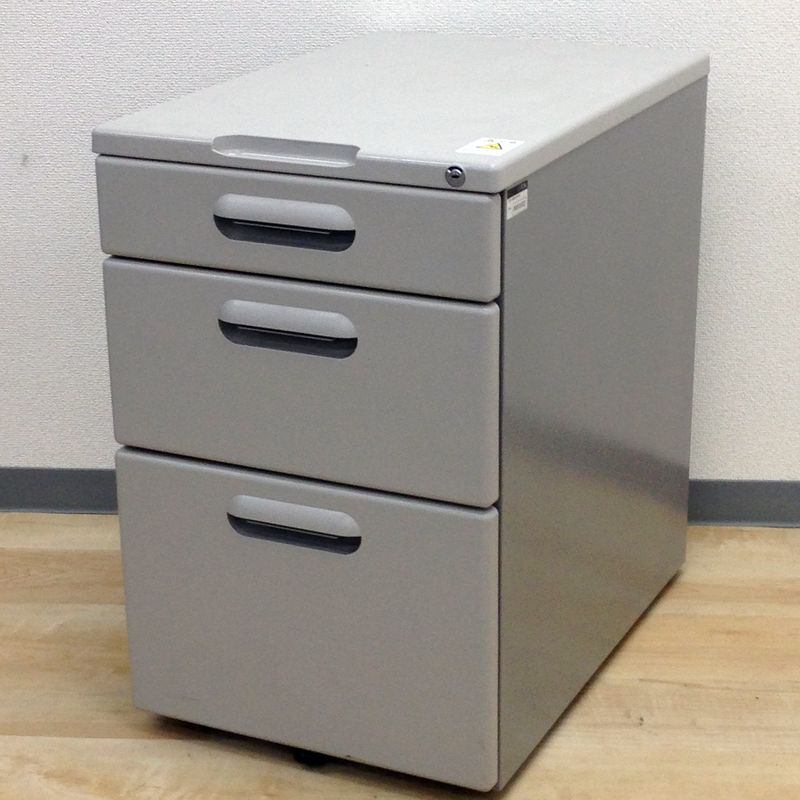 【在庫入替のため特別価格】イトーキ製　3段ワゴン
                        CR
                                    中古
            