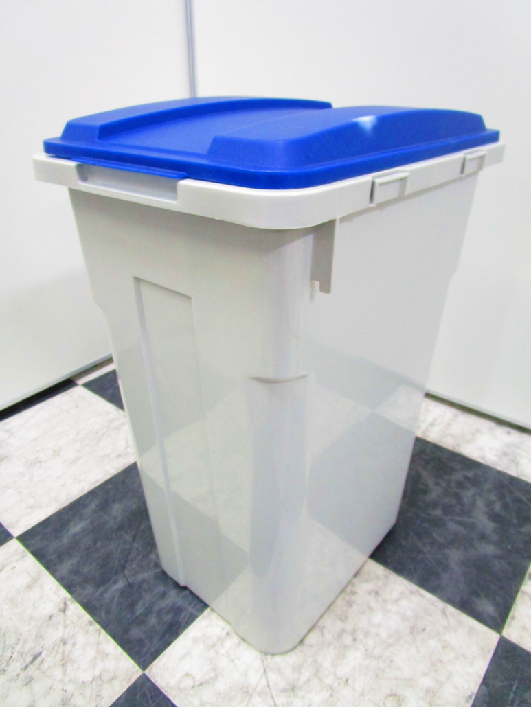 事務所をキレイに保つための必需品　ダストボックス入荷致しました。
                        -
                                    中古
            