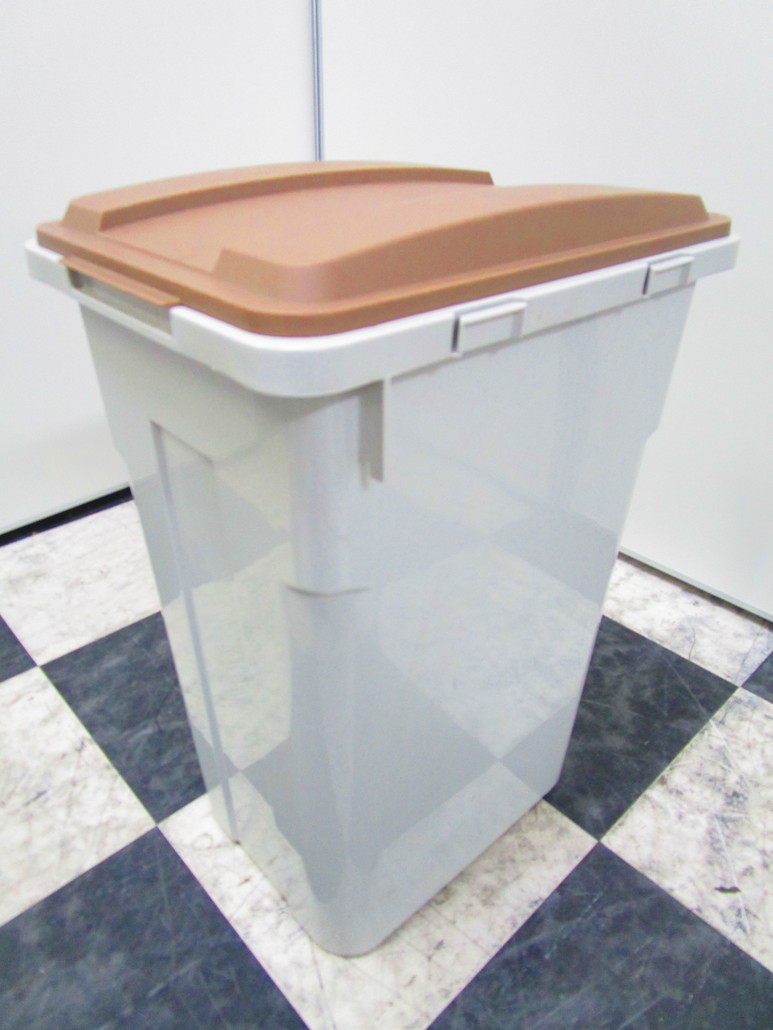 事務所をキレイに保つための必需品　ダストボックス入荷致しました。
                        -
                                    中古
            