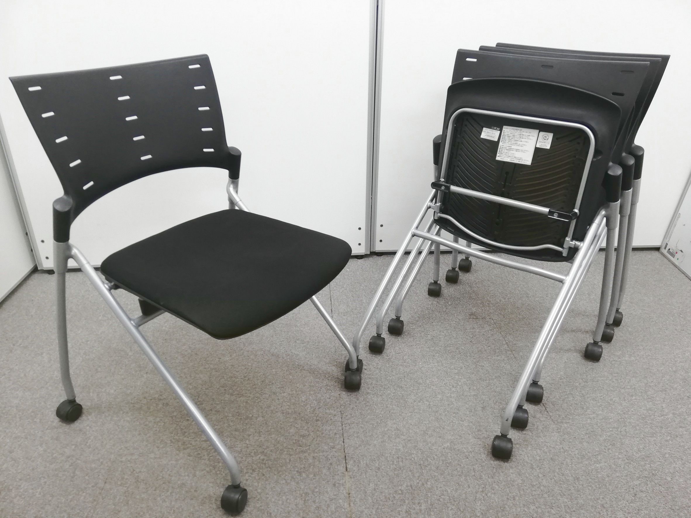 【4脚セット】折り畳んでまとめてコンパクトに！収納力◎！【日本橋】
                        マノス
                                    中古
            