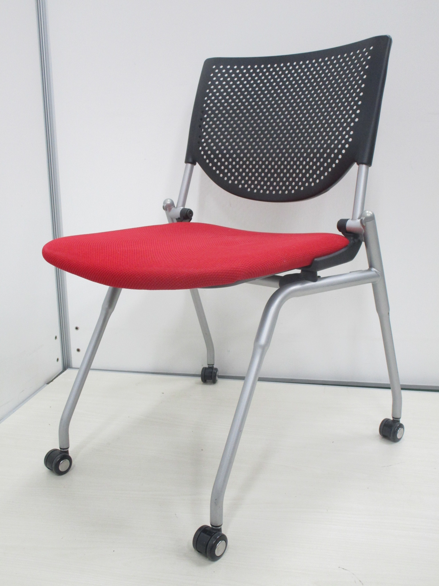 【人気シリーズ入荷！】ロングセラー商品！社内向け会議室や食堂、休憩室用におすすめ！
                        プロスタック
                                    中古
            